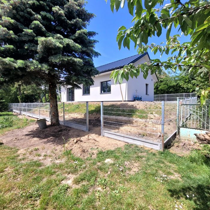 Panele Ogrodzeniowe | Bramy | Furtki | Montaż | Słupki