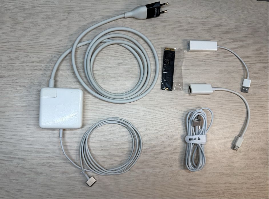 MacBook Pro 13" Retina i5 512GB SSD + комплект аксесуарів