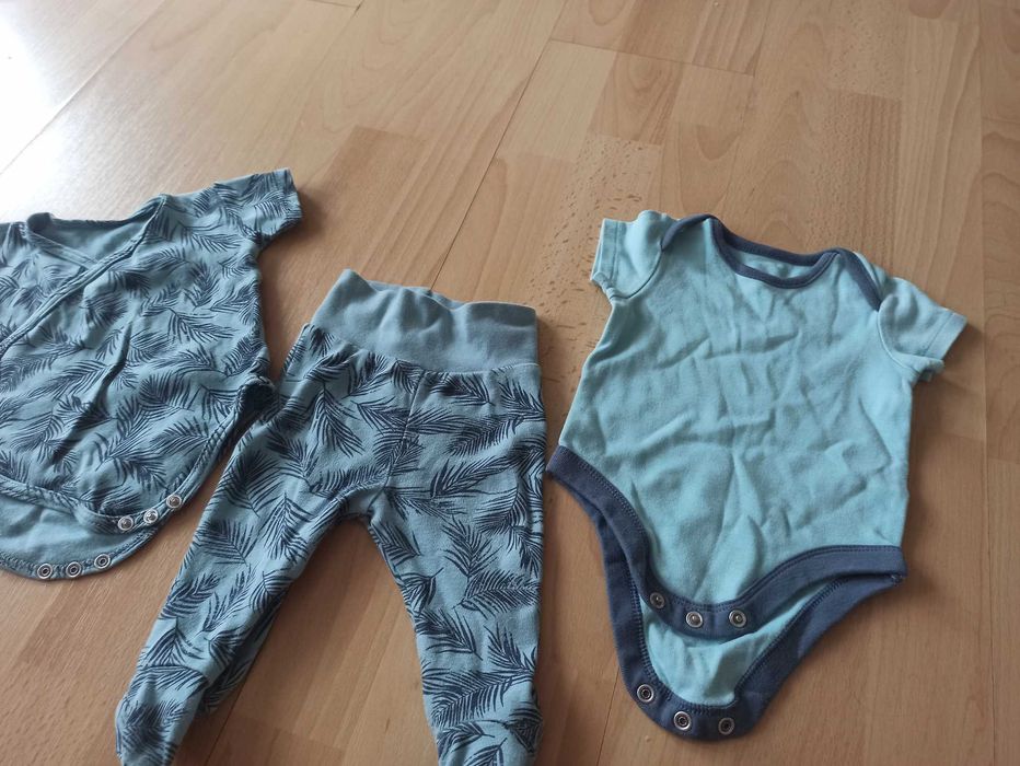 Niebieskie liście komplet 3 częściowy kaftanik 62