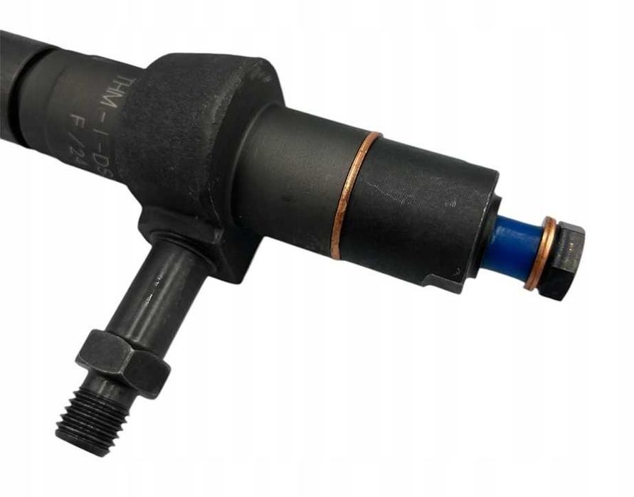 URSUS C-360 WTRYSKIWACZ paliwa kompletny wtryskiwacze  KPL. 4 SZT.