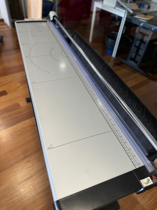 Selling Plotter with Guillotine and Consumables Included64170805559170123
