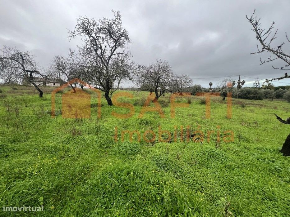 Plot with Approved Residential Project Including Swimming Pool in Lagoa