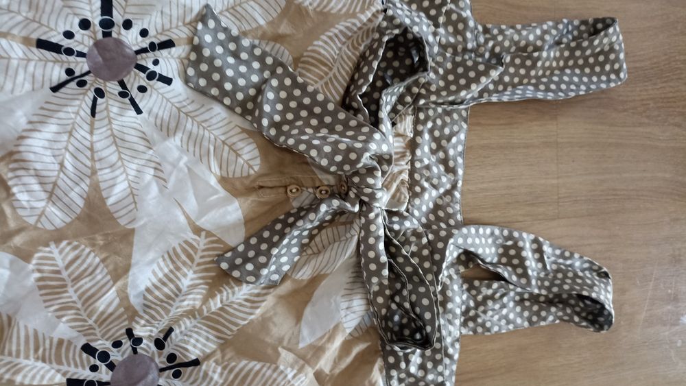 Jedwabna bluzeczka na ramiączkach Nougat rozmiar M
