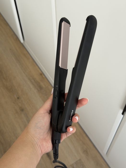 Випрямляч для волосся Philips