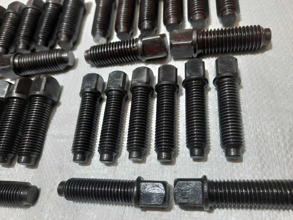 Болт М14; М16; М18; M20 в резцедержатель, 8шт, новые