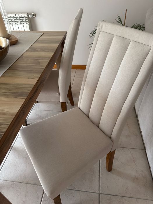 Conjunto mesa e cadeiras