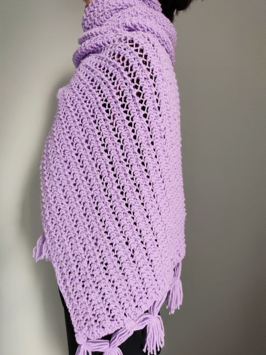 В'язаний ажурний шарф ручної роботи