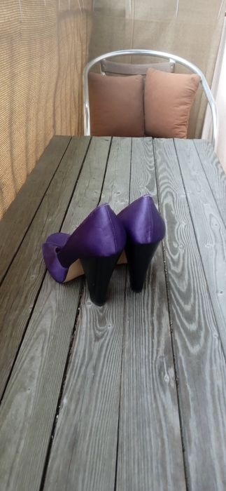 Damskie buty na obcasie Reserved