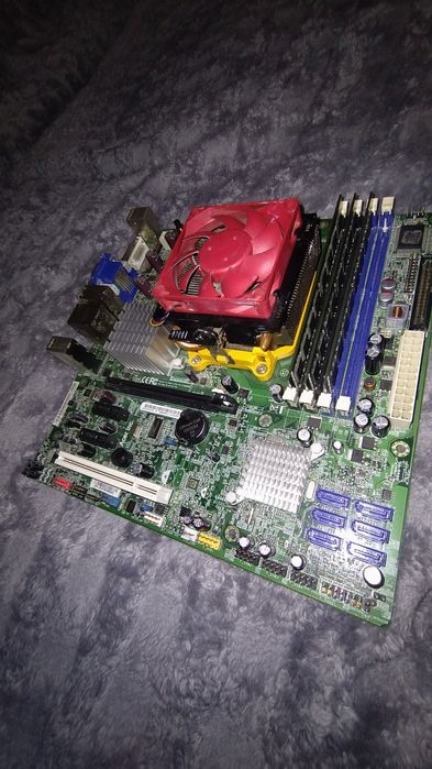 Материнська плата з процесором