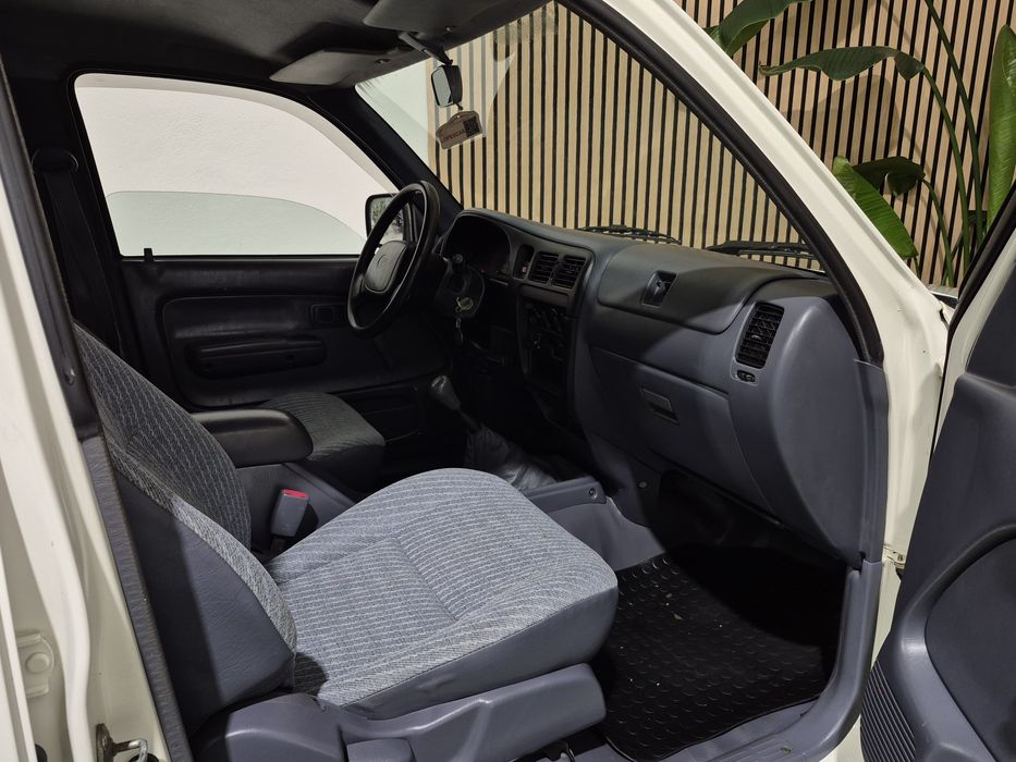 Toyota Hilux 2.4D - 150.000KM | GARANTIA | IVA - 5 LUGARES