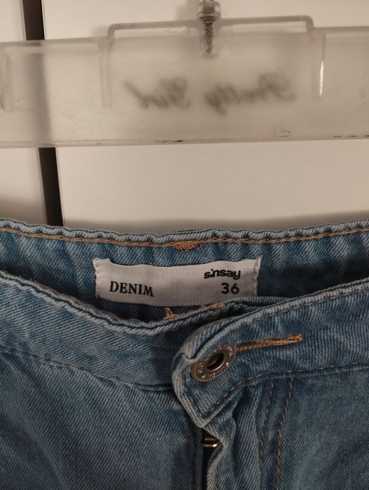 Niebieskie spodnie jeansowe damskie denim szeroka nogawka Sinsay S