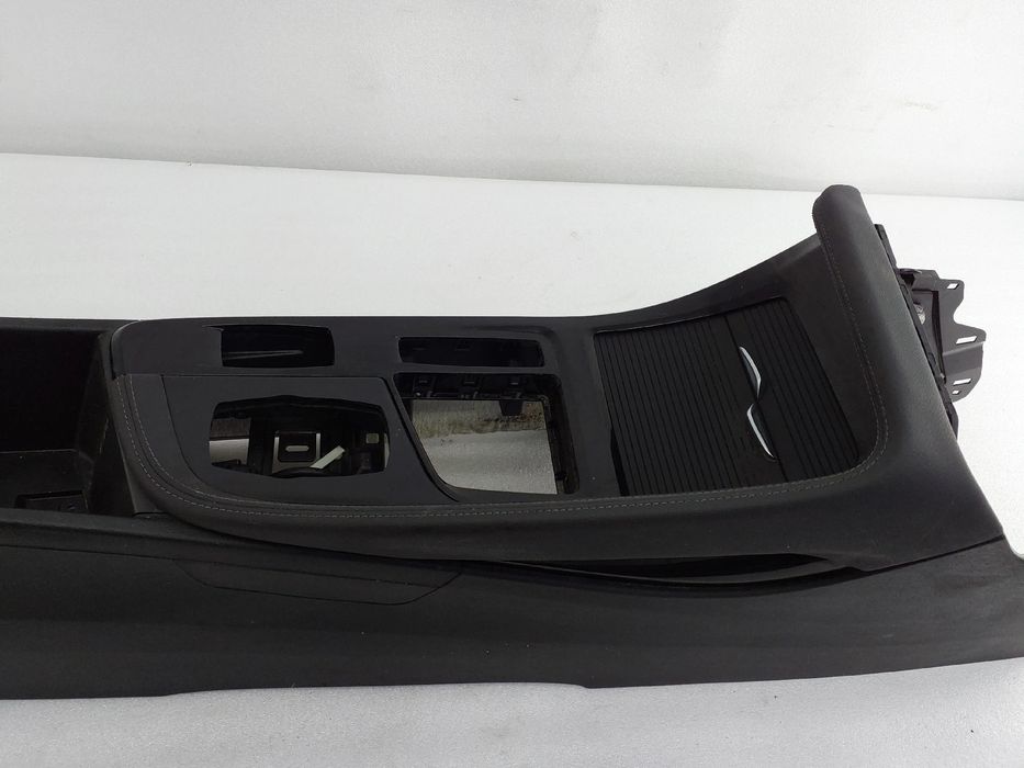 Consola central BMW X1 (F48)