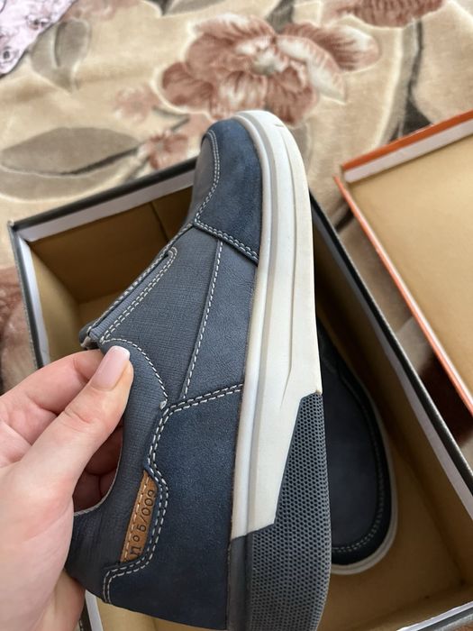 Чоловіче нове взуття з екошкіри