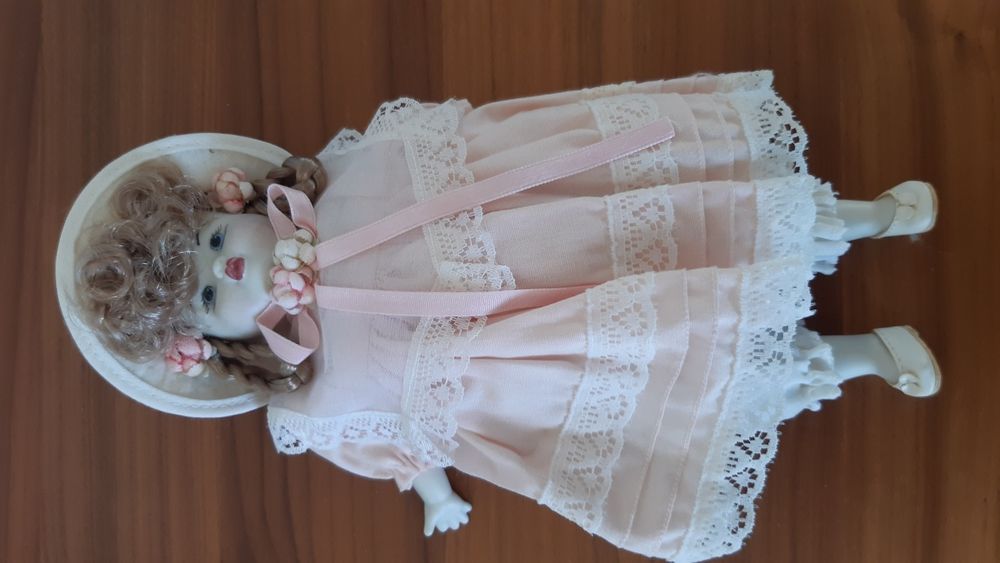 Boneca de porcelana