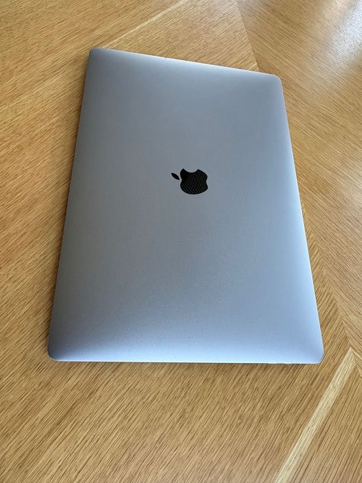 MacBook Pro 15", 32 GB RAM,  Intel Core i9, 2019 r. NOWA BATERIA