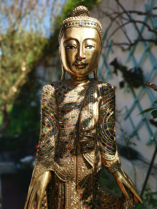 RARA, ANTIGA estátua figura Buda Budha  madeira talha dourada. Grande!