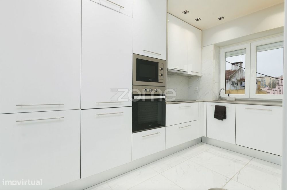 Apartamento T2 Duplex c/varanda em Queluz