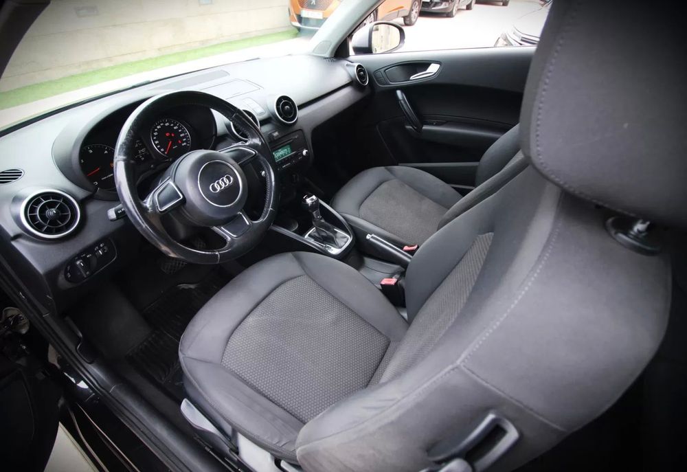 Audi A1 1.6 TDI Advance S-Tronic