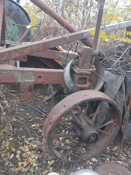 Трактор та с/г техніка