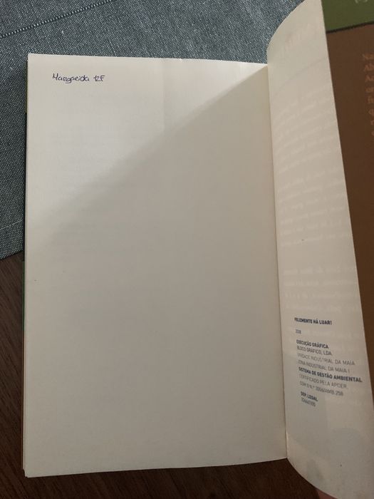 Livro “Felizmente há luar”