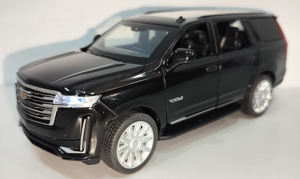 Cadillac Escalade 2021 модель 1:32 Металл звук свет