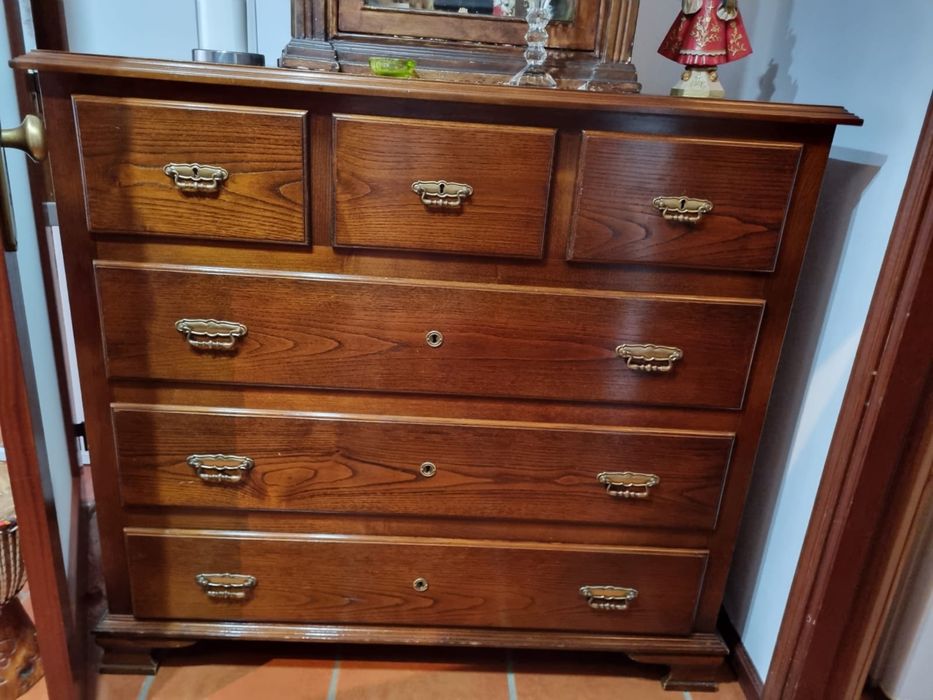 Cómoda de madeira