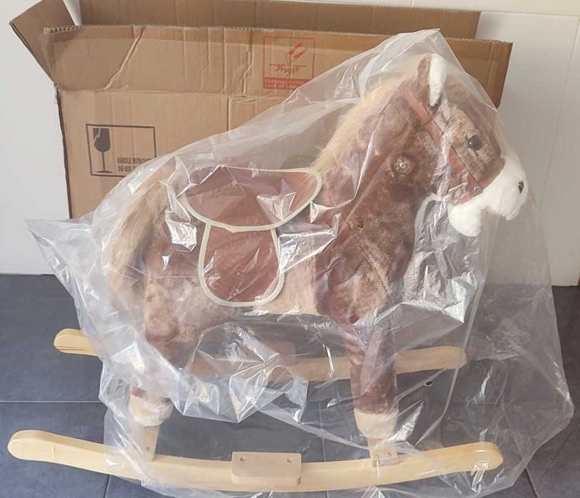 Cavalo Baloiço para Crianças