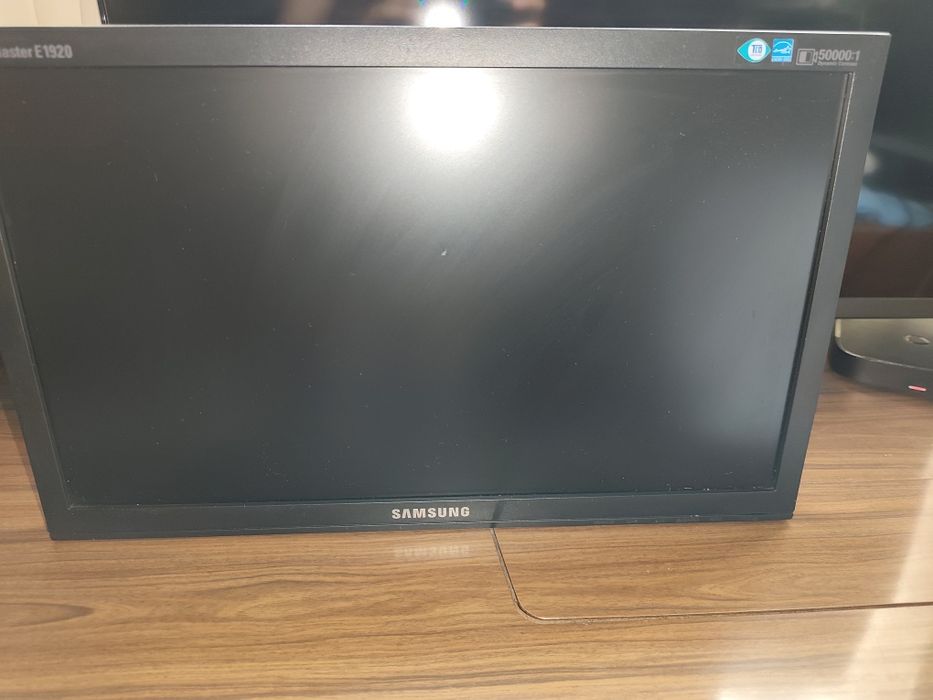 Monitor Samsung 19 polegadas VGA sem suporte446973898633390080