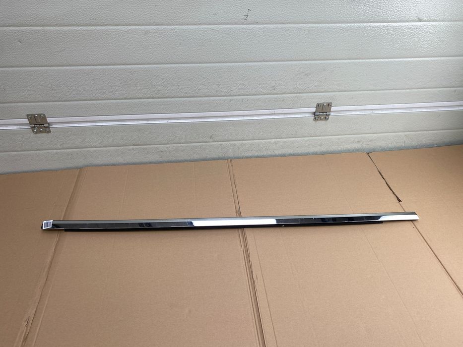 Listwa CHROM Drzwi Lewy Przód TESLA MODEL X 16-20 Zgarniająca