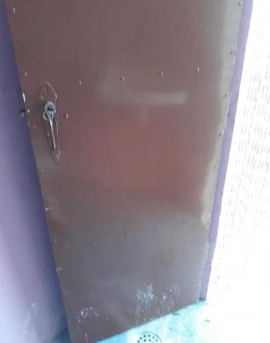 Porta em Ferro sem aro !
