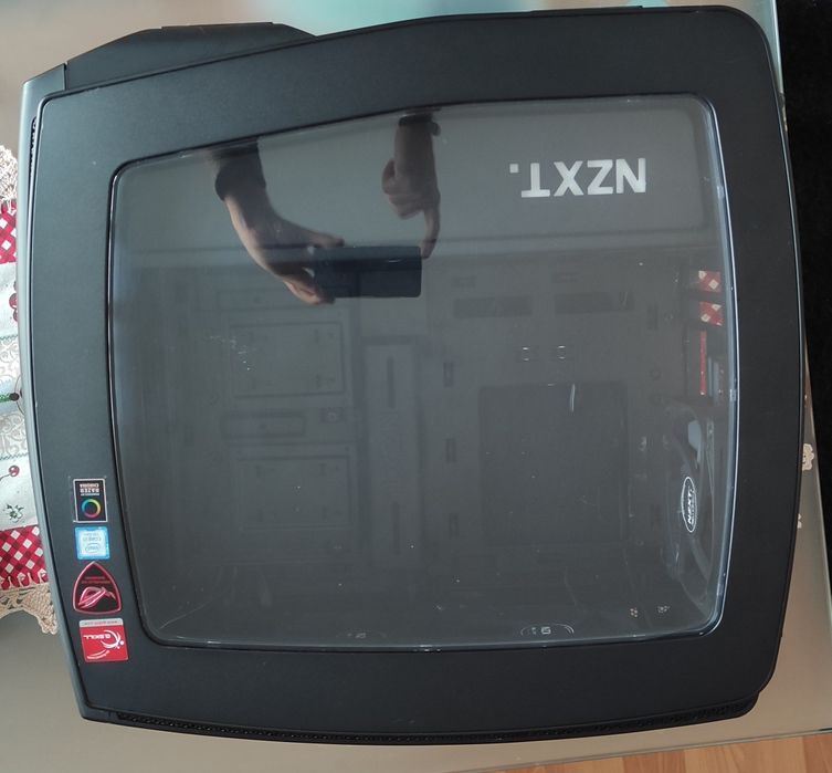 Caixa NZXT Manta