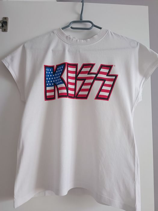 Biały t-shirt z nadrukiem zespołu Kiss
