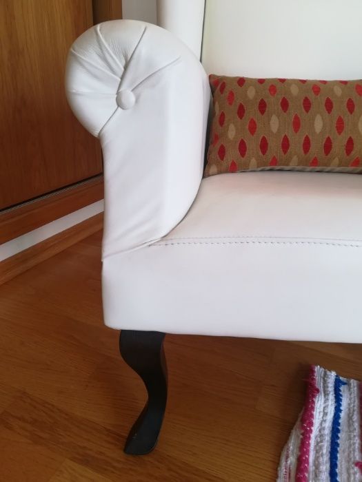 Cadeirão de orelhas