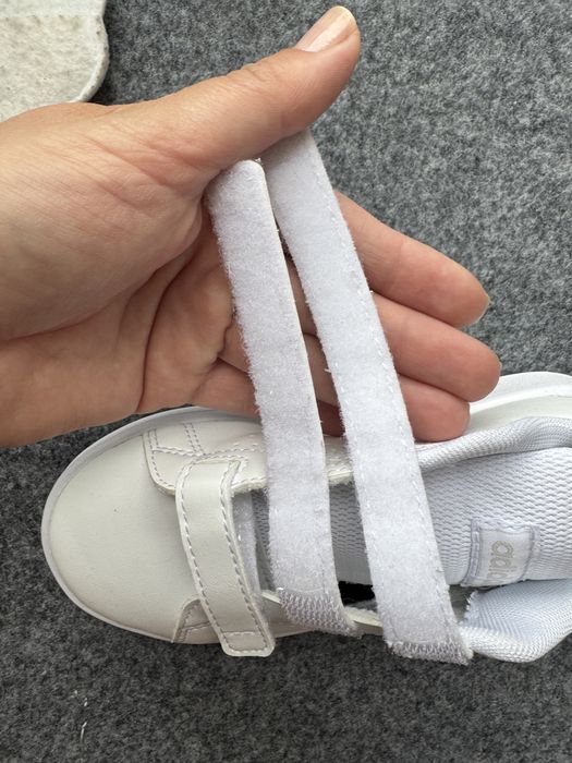 Кросівки Adidas28р, оригінал б/у