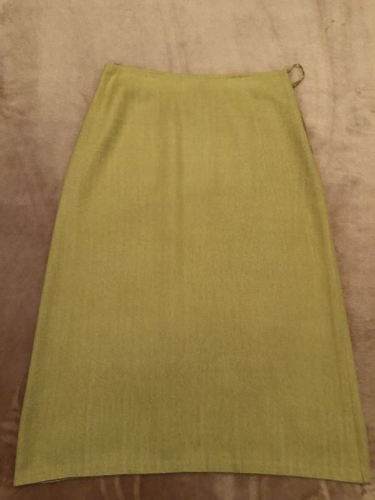 Saia DKNY comprida, verde mostarda. Tam 6.
