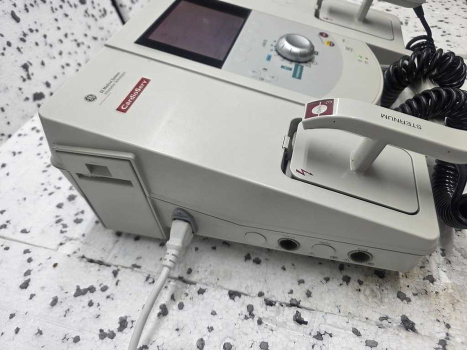 Defibrylator CardioServ