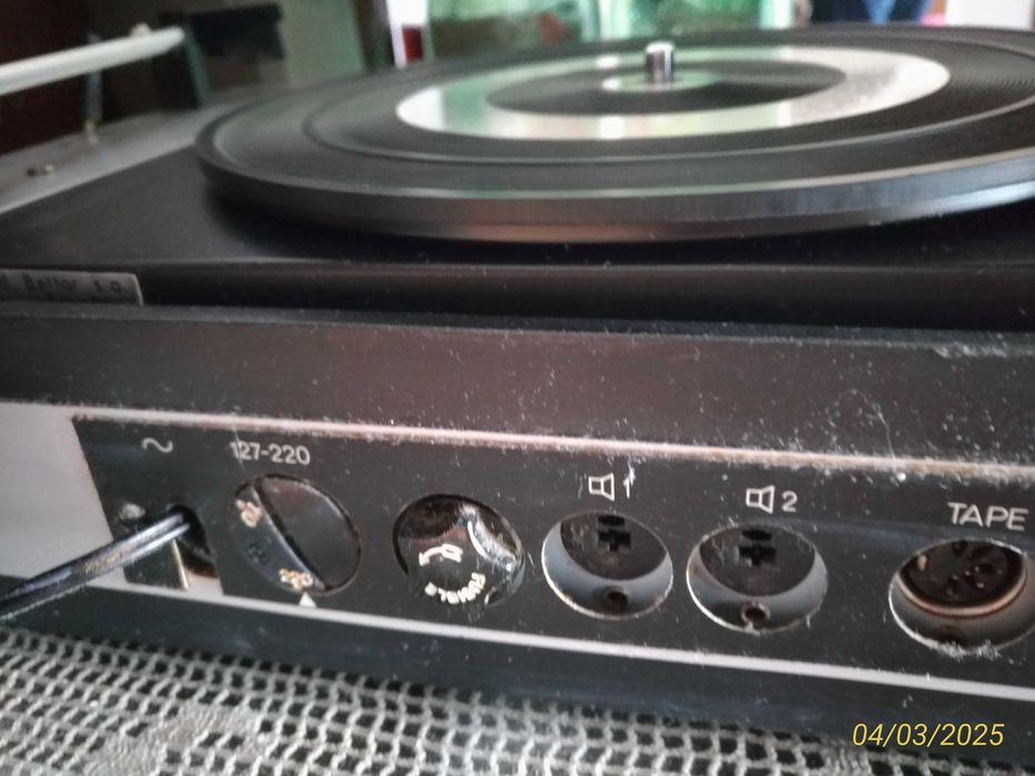 Giradiscos Amplificado BETTOR EF 142 com prato DUAL 430