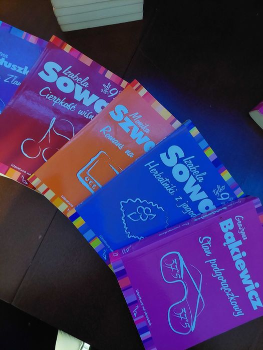 Książki - literatura kobieca.