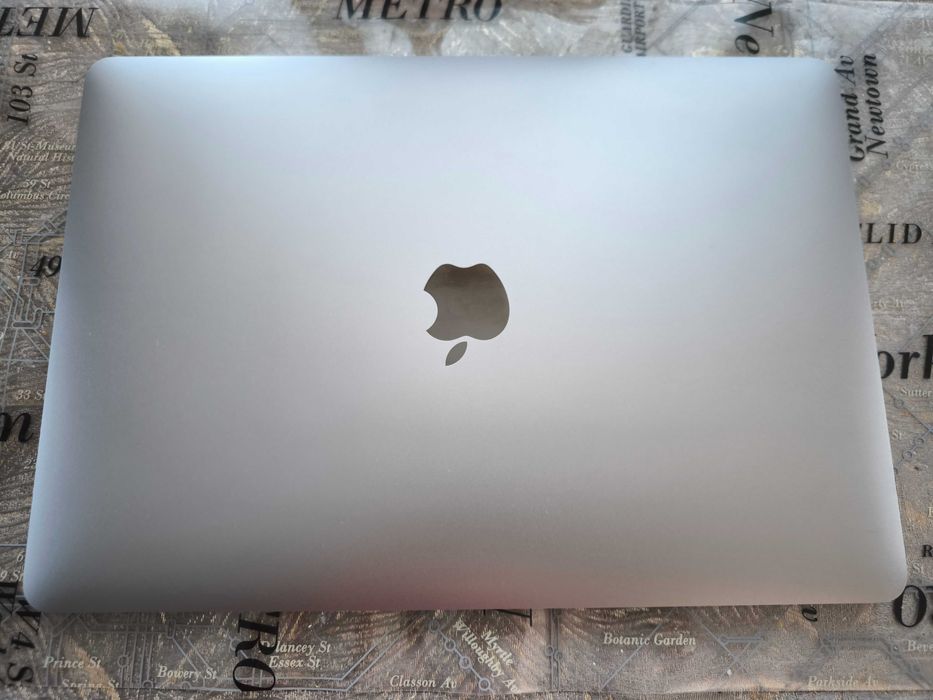 MacBook Pro 2017 A1708 8/256GB