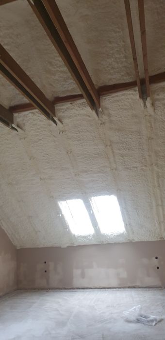 Izolacje Natryskowe pianą,stropy, Ocieplanie piana pur dachy