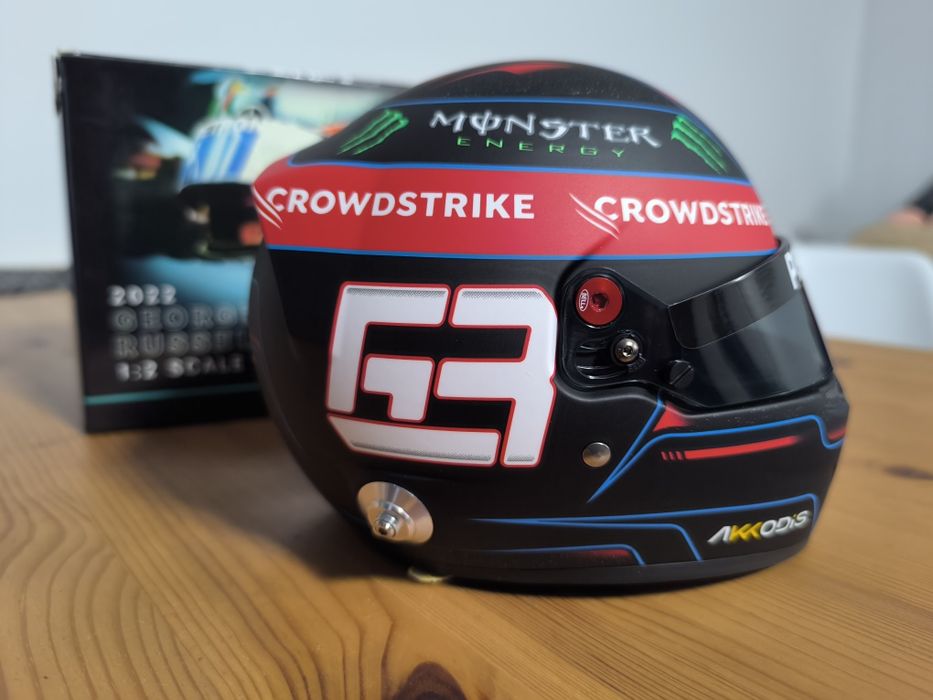 Kask mini 1/2 Mercedes AMG Petronas George Russell 2022