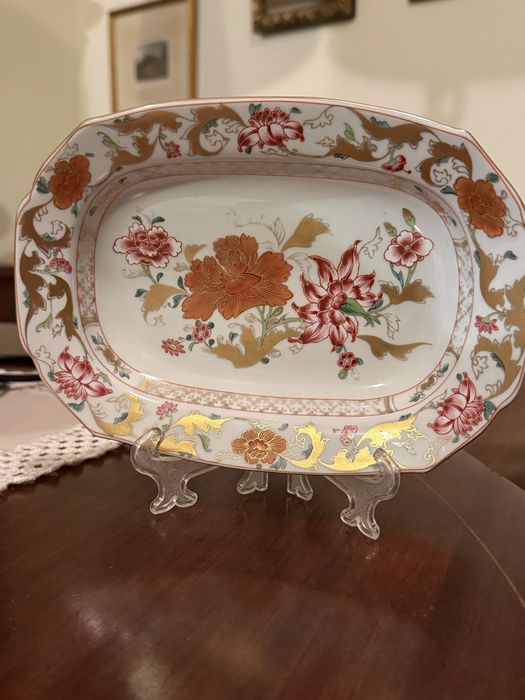 Prato em porcelana com flores e pianha companhia das Indias- Dinastia Qing periodo Qian long