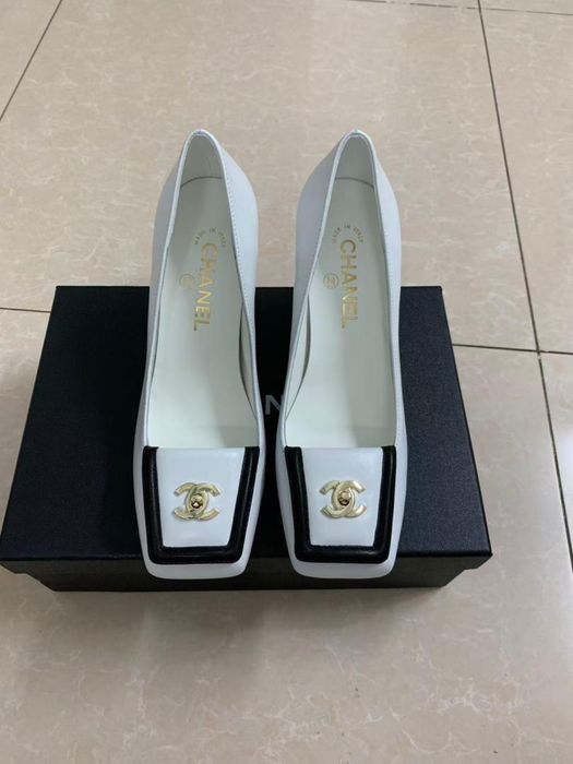Czółenka Chanel black suede