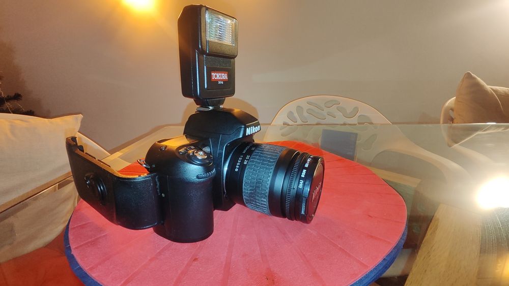 Câmaras Analógicas CANON e NIKON