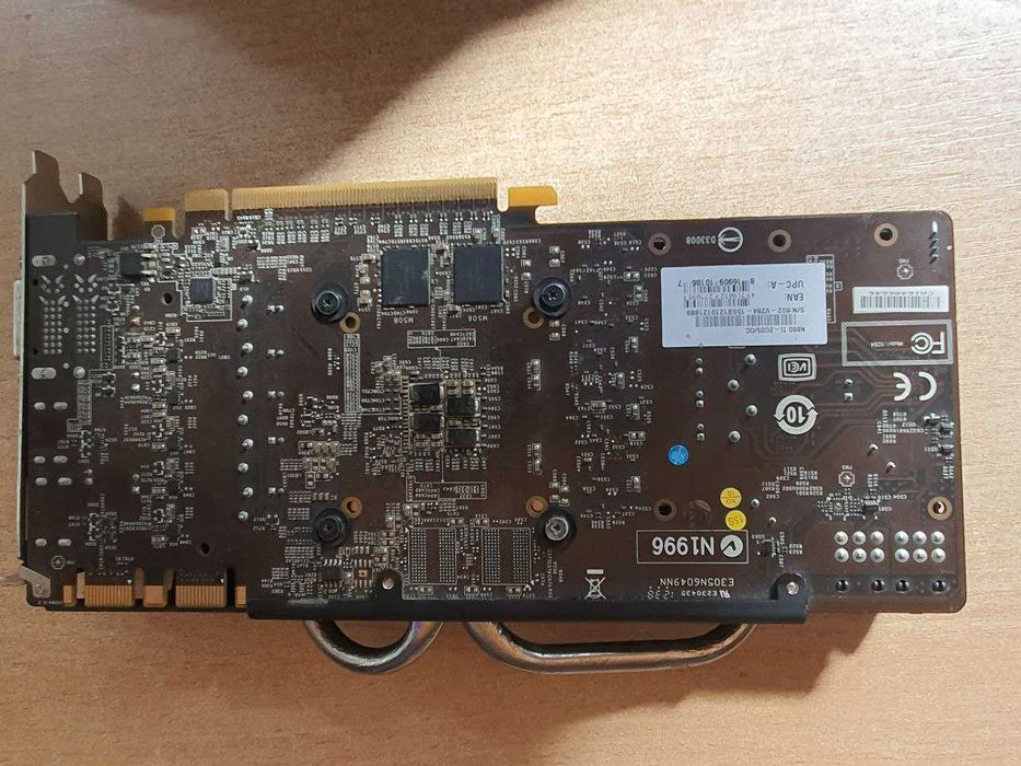 Видеокартф MSI GTX660 Ti 2 Gb 256 bitработает без драйверов. кулер ok.