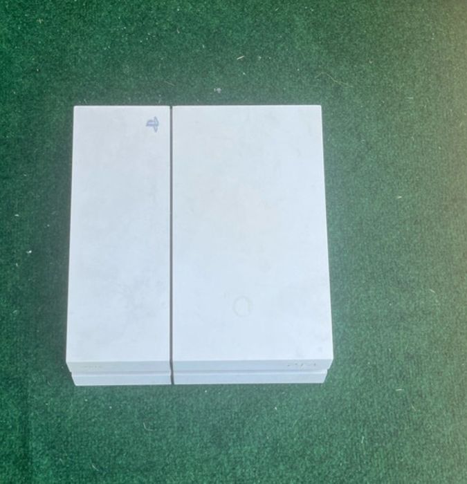 PS4 + cabos  e hdmi (sem controle)