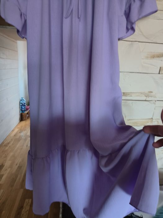 Piękna nowa hiszpanka w kolorze liliowym