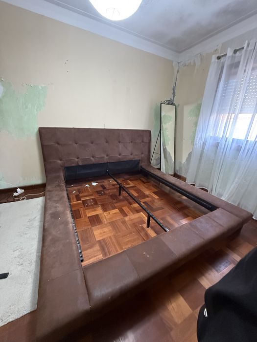 Cama de casal de veludo