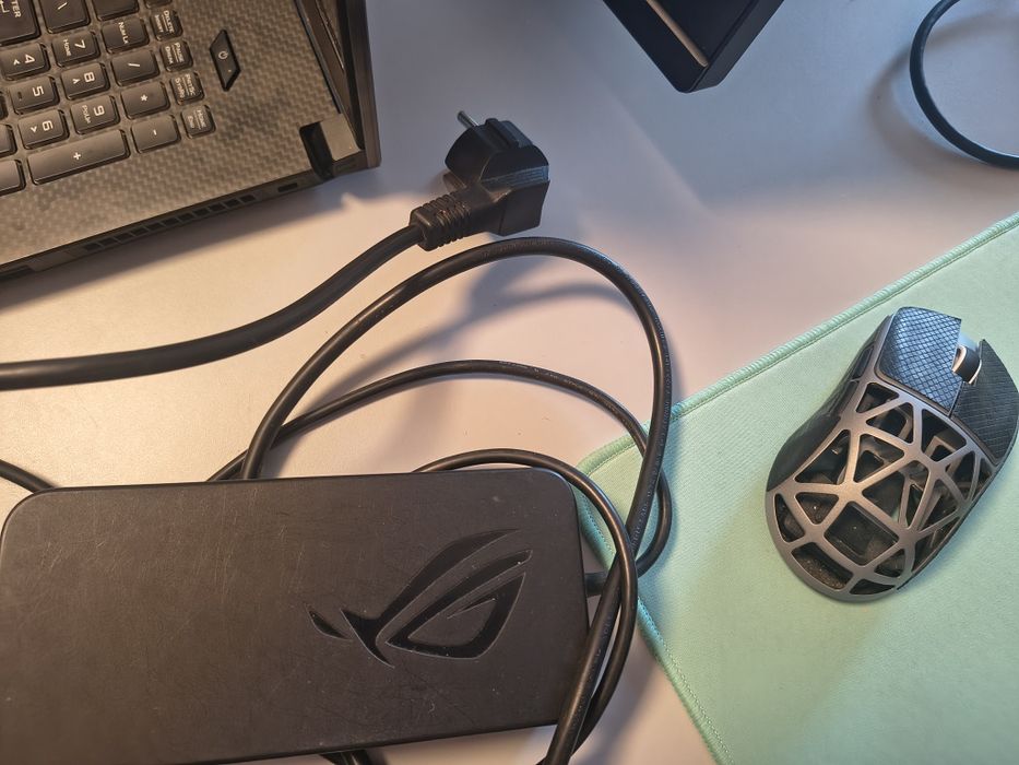Asus rog strix gl704gw