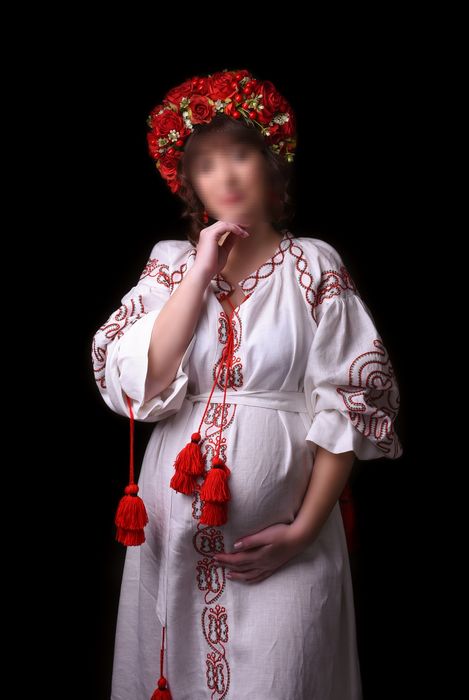 Сукня-вишиванка для вагітних з поясом M